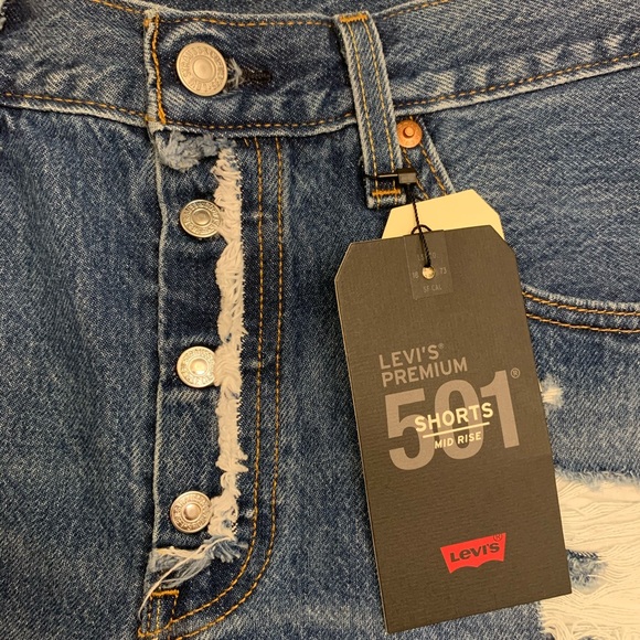 Levi’s 501 Mid Rise Shorts - Picture 2 of 4